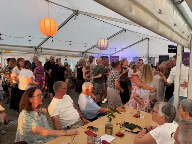 Sussi & Drengene live — Hestehaven camping, Glesborg