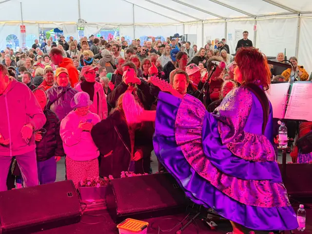 Sussi & Drengene live — Sølund Festivalen
