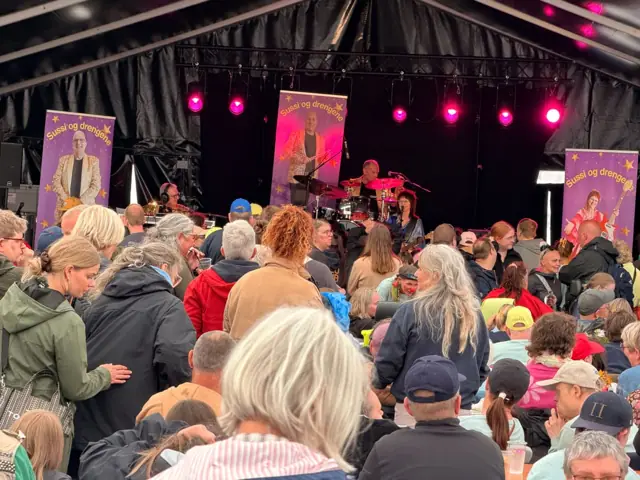 Sussi & Drengene live — Sølund Festivalen